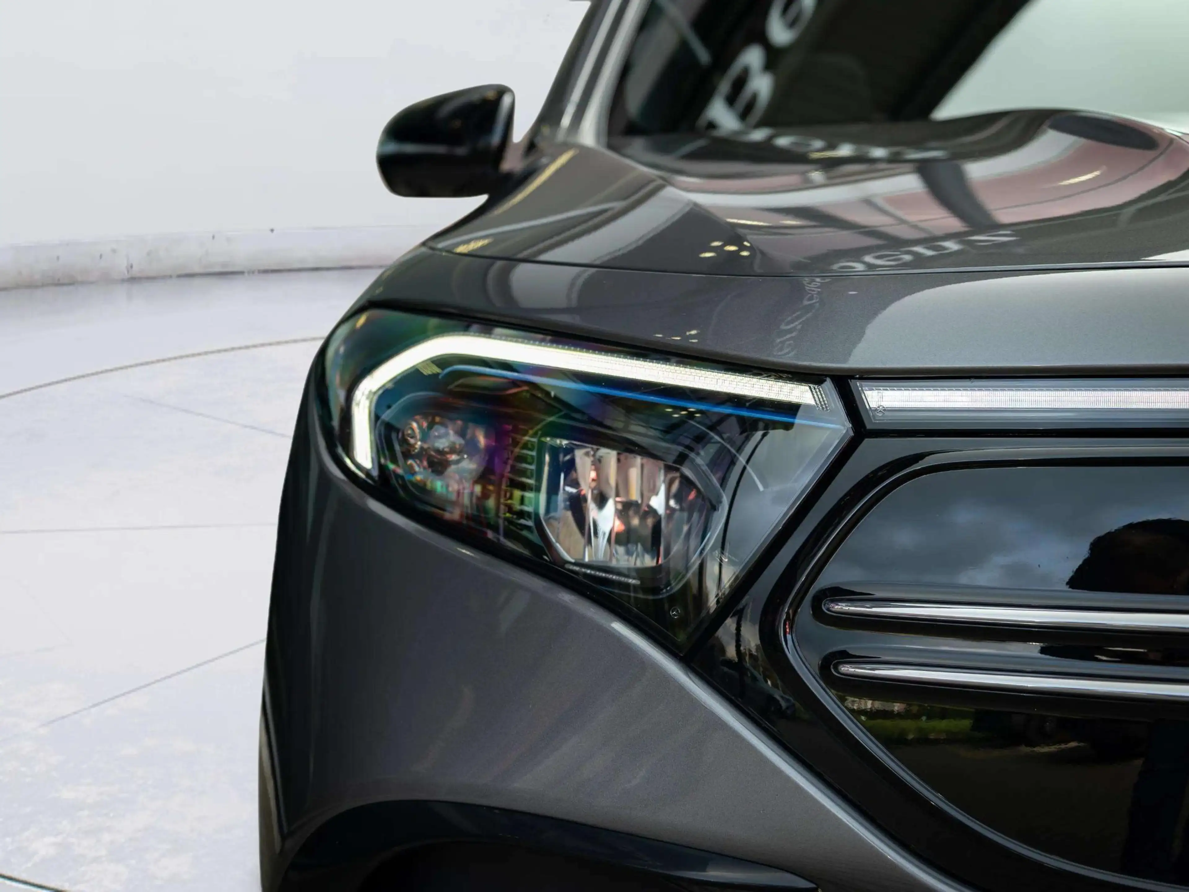 Mercedes-Benz EQB 300 4MATIC AMG Line 7p. 67 kWh | Panorama dak — photo 4