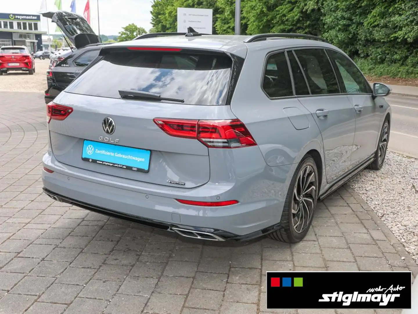 Volkswagen Golf VIII Variant R-line 2.0TSI 4-Motion LED+17´ Grau - 2