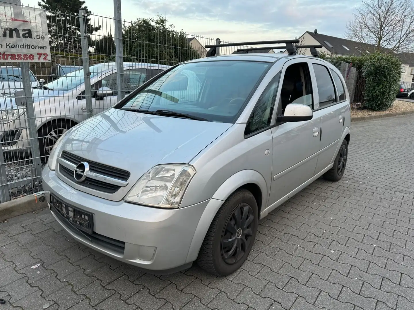 Opel Meriva 1.6 Edition Automatik-Probleme F Silber - 1