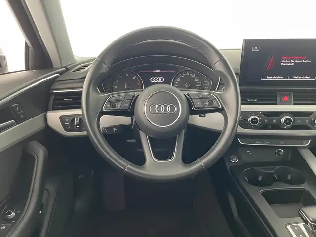 Audi A4 view 12
