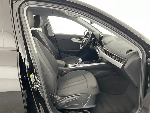 Audi A4 view 10