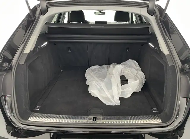 Audi A4 view 7