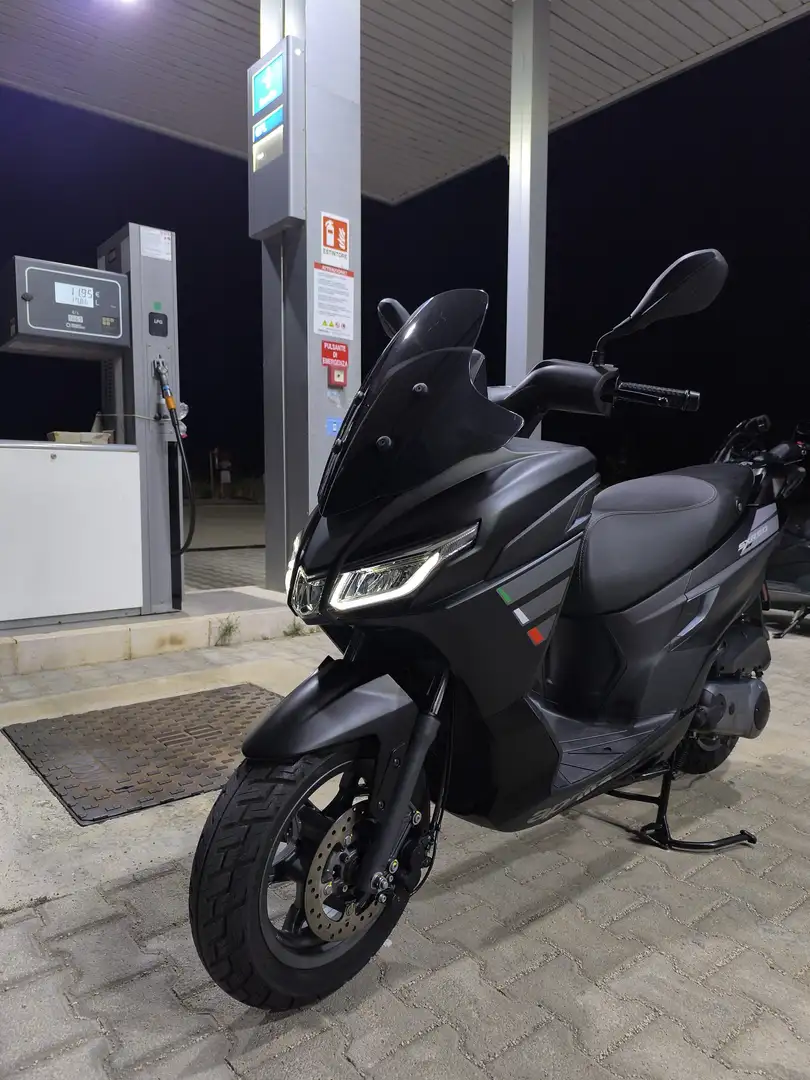 Aprilia SXR 50 Fekete - 1