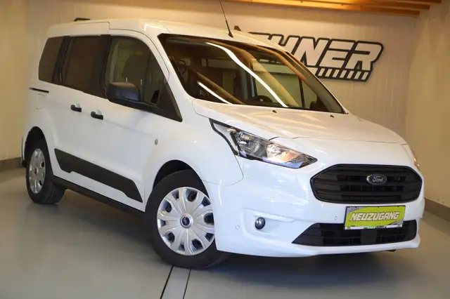 Ford Transit Connect view 3