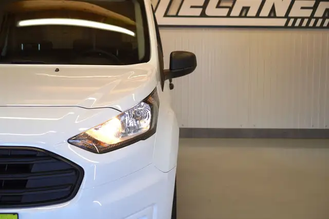Ford Transit Connect view 10