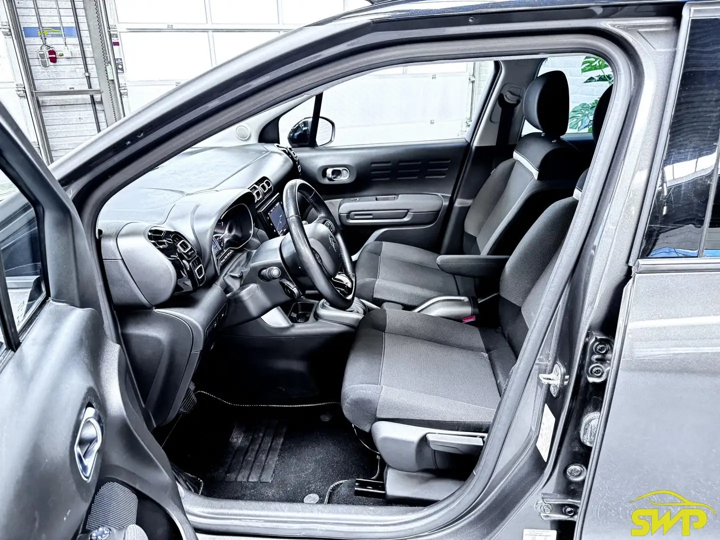 Citroen C3 Aircross 1.2 PureTech S&S Shine | Navi | Distributie is V.V Gris - 2
