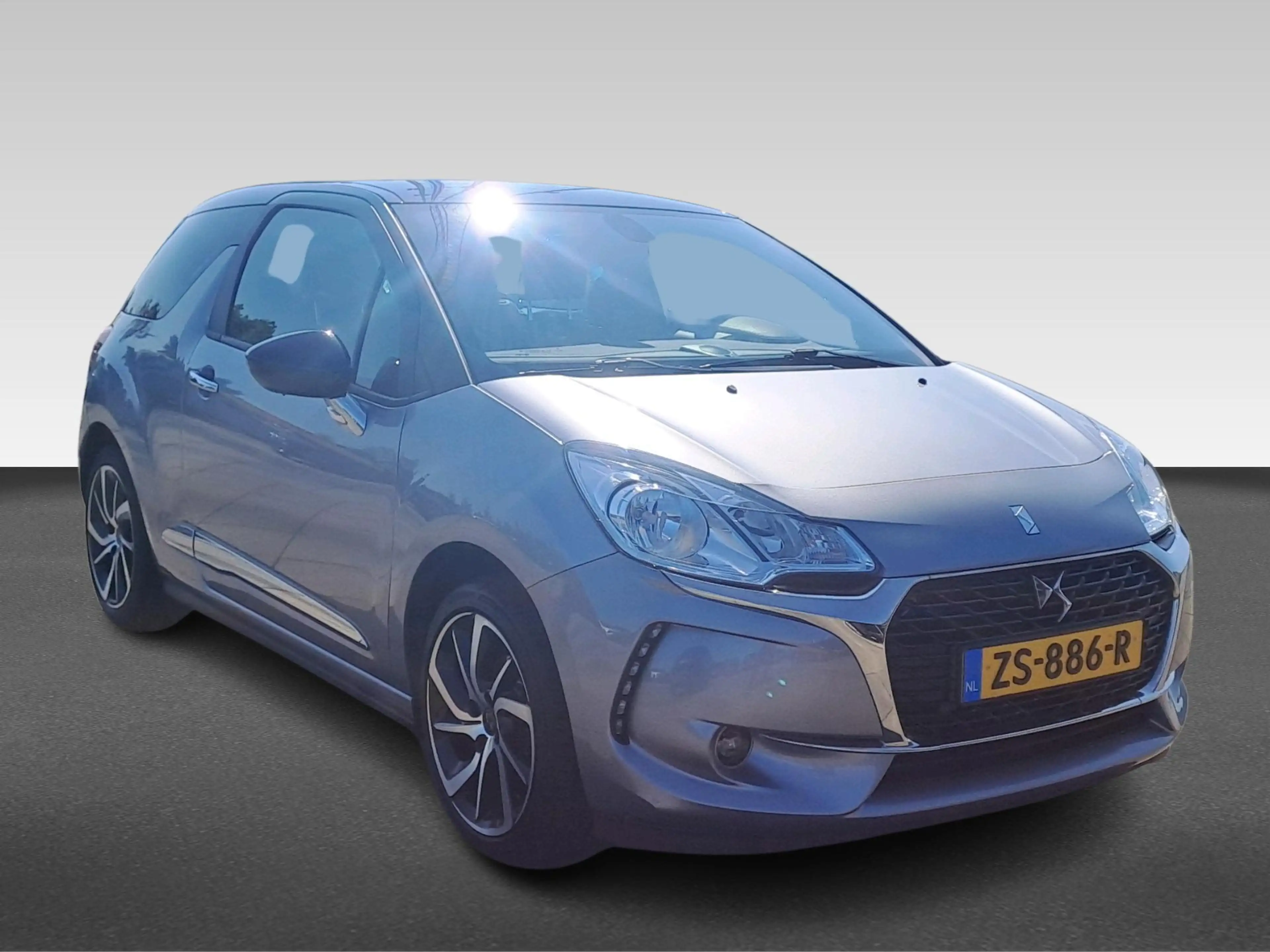 DS Automobiles DS 3 1.2 PureTech Connected Chic | Achteruitrijcamera | — photo 4