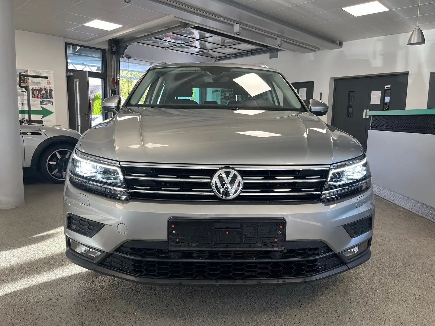Volkswagen Tiguan Join Start-Stopp 4Motion Silber - 2