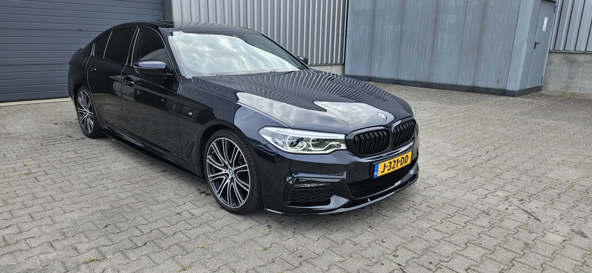 BMW 520 High Ex. Edition Zwart - 1