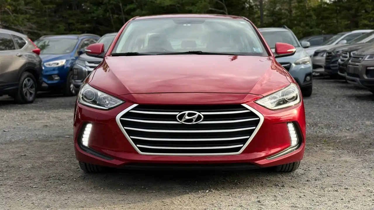 Hyundai ELANTRA fotografie Hyundai ELANTRA
