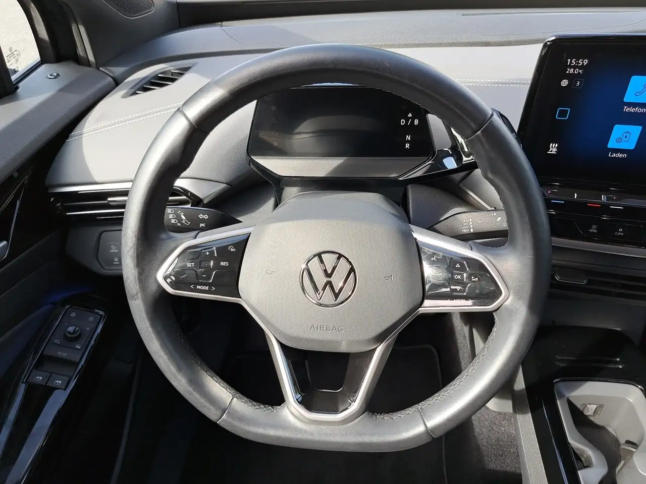 Volkswagen ID.5 Pro 3,99% AHK WÄRMEPU NAV APP MATRIX 21" KAM ACC, миниатюра 18