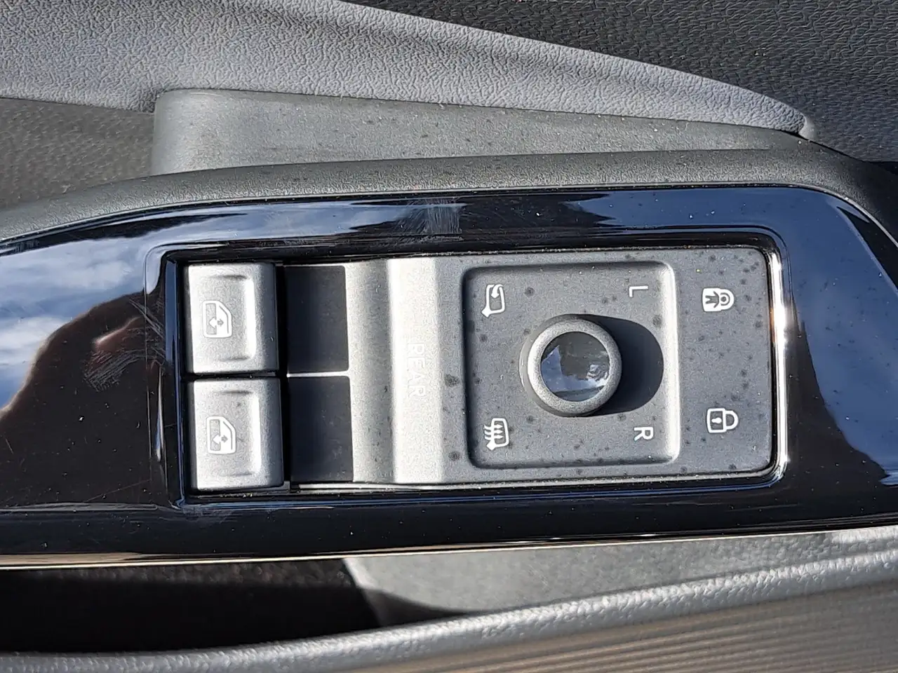 Volkswagen ID.5 Pro 3,99% AHK WÄRMEPU NAV APP MATRIX 21" KAM ACC, миниатюра 16