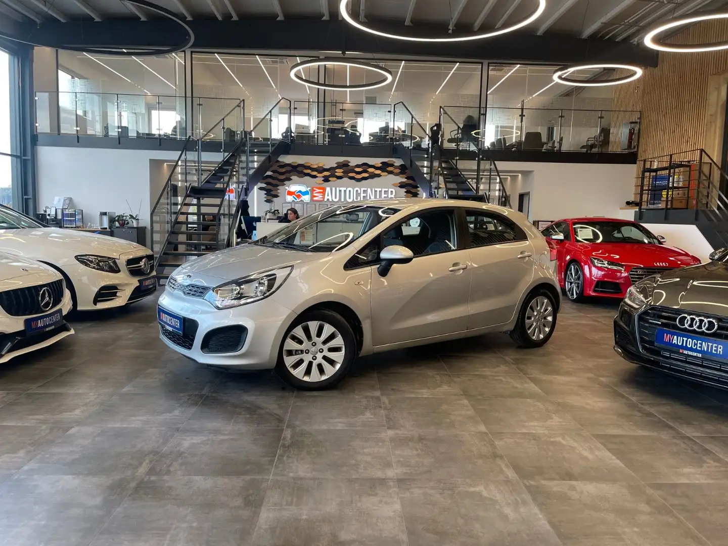 Kia Rio Edition 7 1.4 5-Türer *KLIMA*TÜV08/2026* Silber - 1
