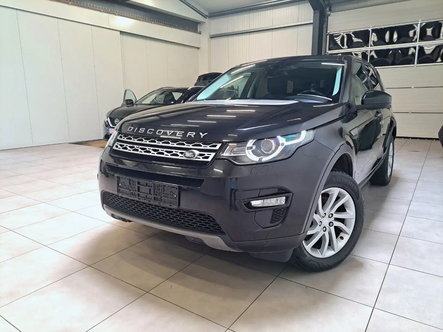 Land Rover Discovery Sport SE AWD / AHK / GETRIEBESCHADEN Zwart - 1