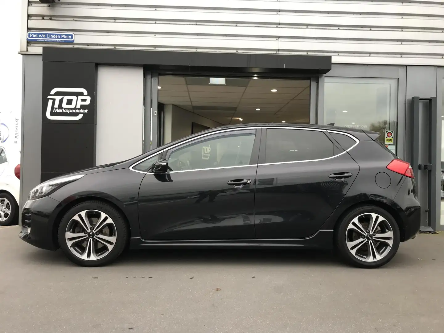 Kia Ceed / cee'd 1.0 T-GDi GT-Line 120pk Zwart - 2