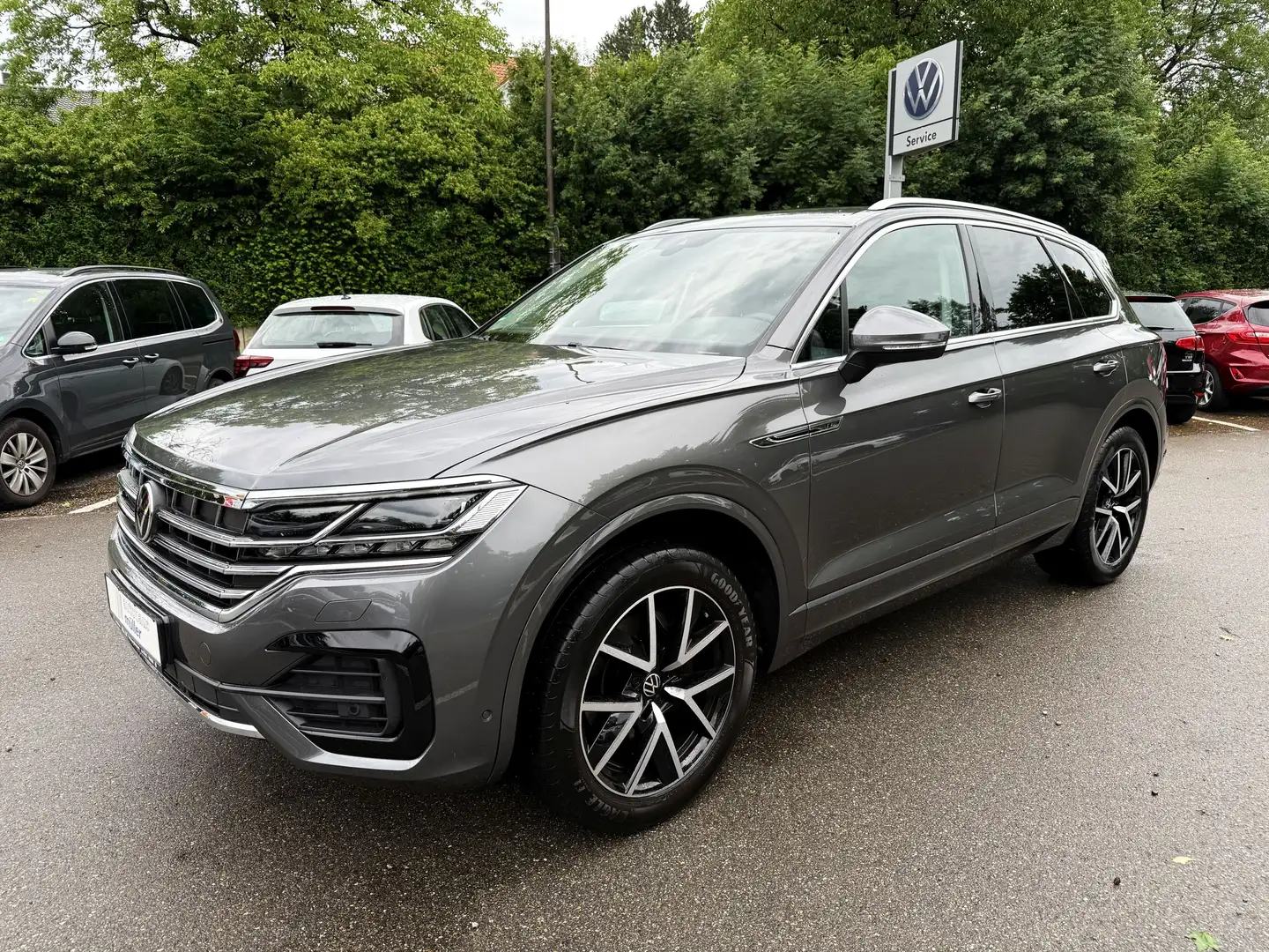 Volkswagen Touareg Elegance 4Motion R-Line LED-Matrix App Leder Gris - 1