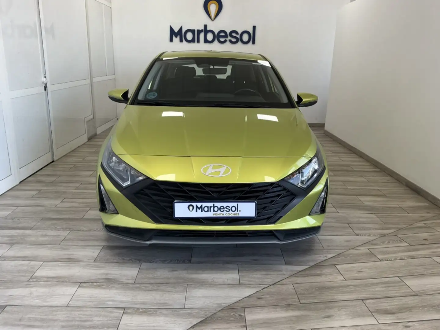 Hyundai i20 1.2 MPI Essence Verde - 1