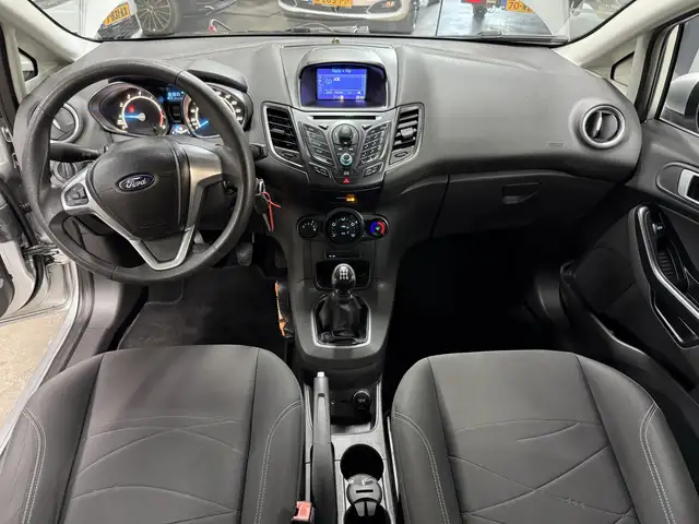 Ford Fiesta view 9