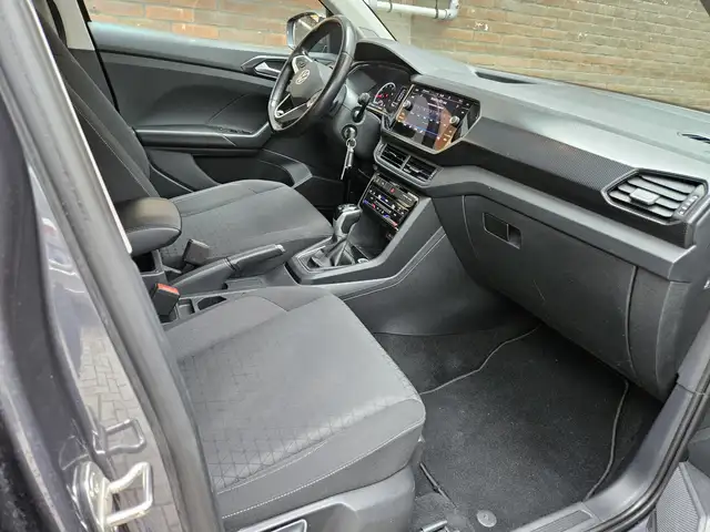 Volkswagen T-Cross view 27
