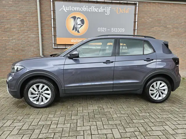 Volkswagen T-Cross view 3