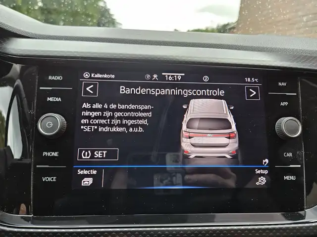 Volkswagen T-Cross view 13