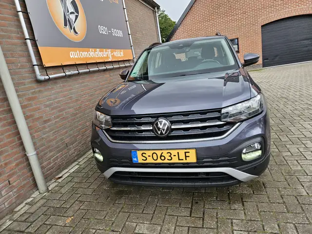 Volkswagen T-Cross view 2