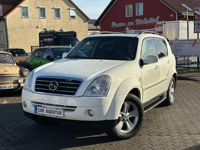 SsangYong Rexton 4WD AUTOMATIK +LEDER + KLIMAAUTOMATIK