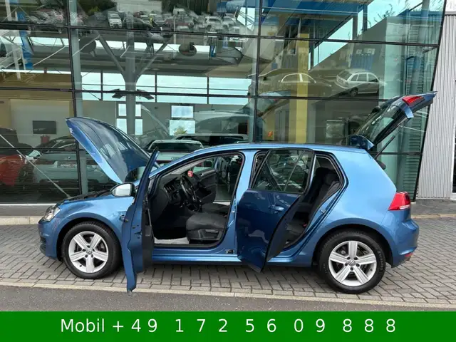 Volkswagen Golf view 2