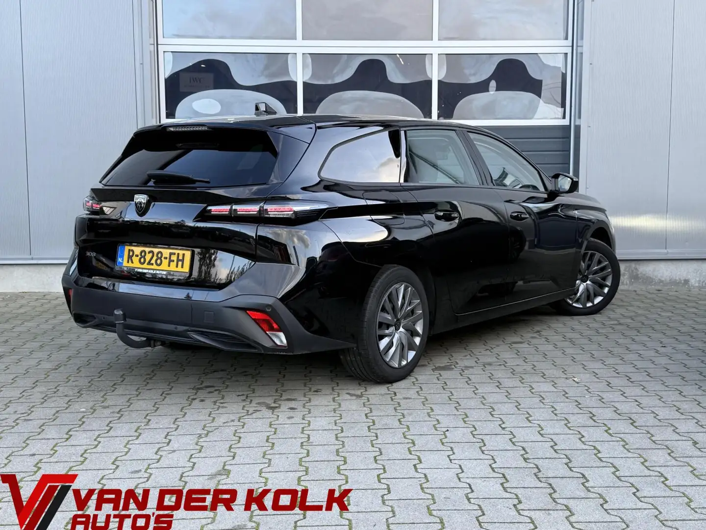 Peugeot 308 SW 1.2 PureTech Business CarPlay Navi Cruise LED C Schwarz - 2