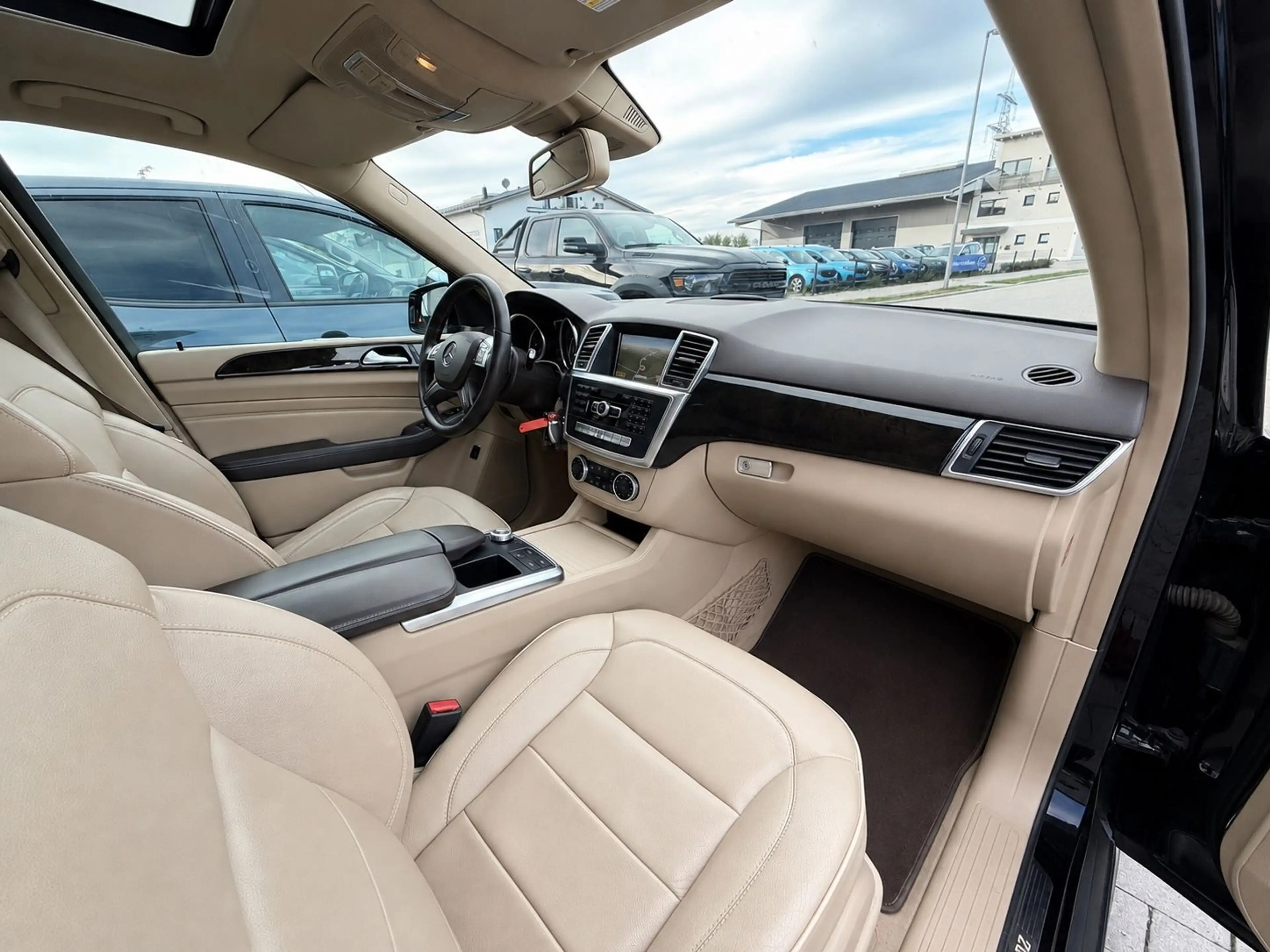 Mercedes-Benz ML 350 CDI BlueTec 4Matic — photo 8