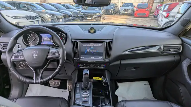 Maserati Levante view 8