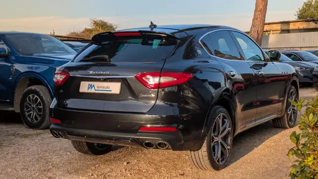Maserati Levante view 4