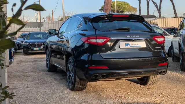 Maserati Levante view 5