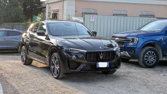 Maserati Levante view 3