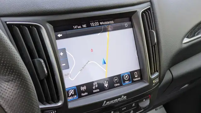 Maserati Levante view 12