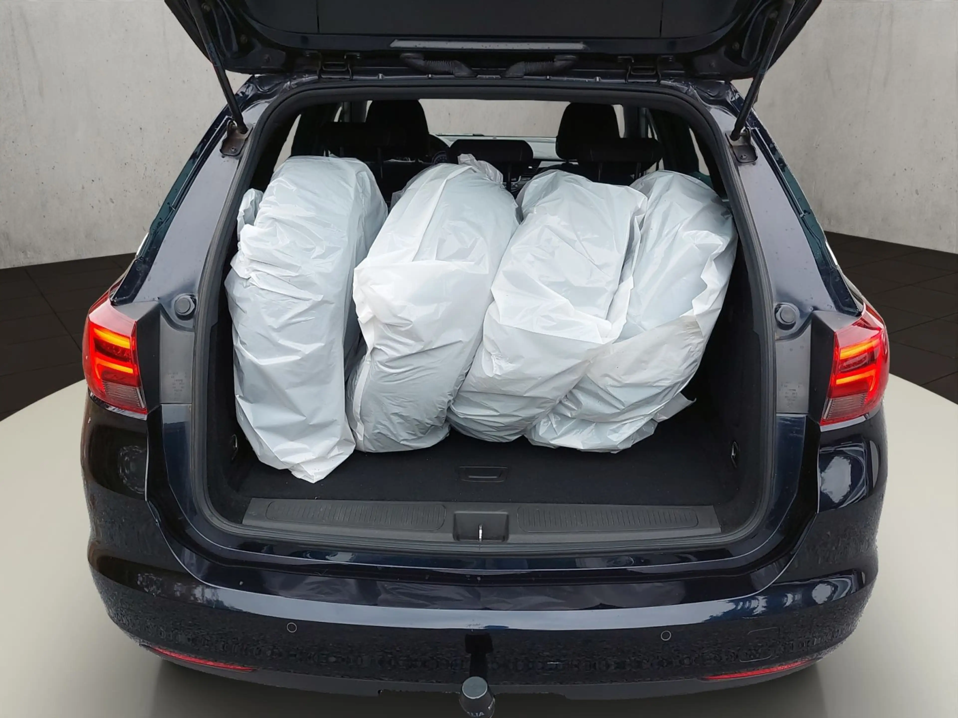 Opel Astra K 1.4 Turbo Sports Tourer Dynamic, 8-fach — photo 16