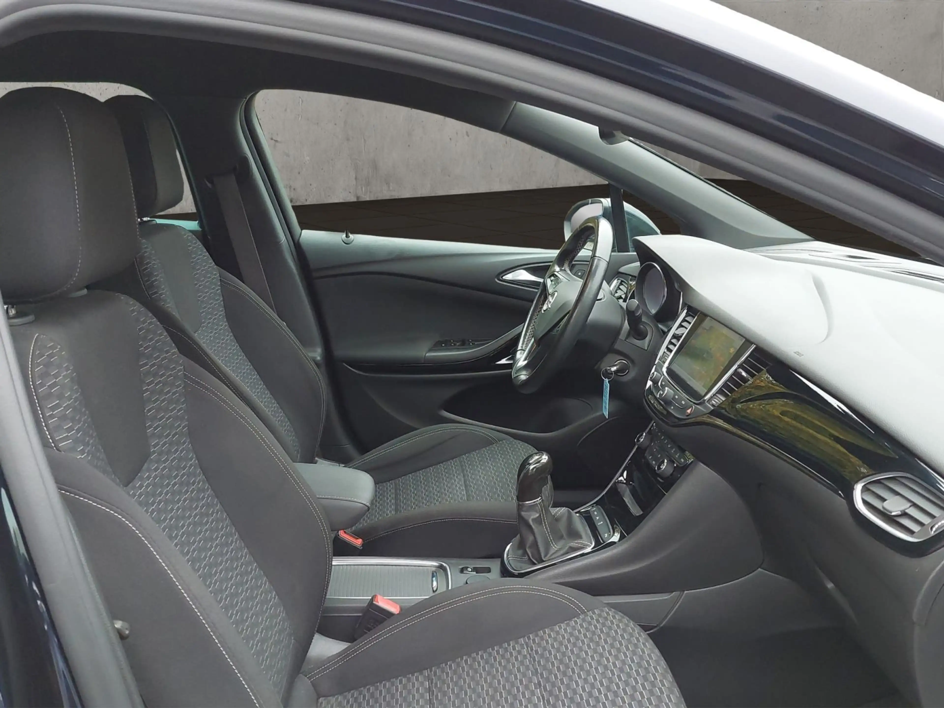 Opel Astra K 1.4 Turbo Sports Tourer Dynamic, 8-fach — photo 19