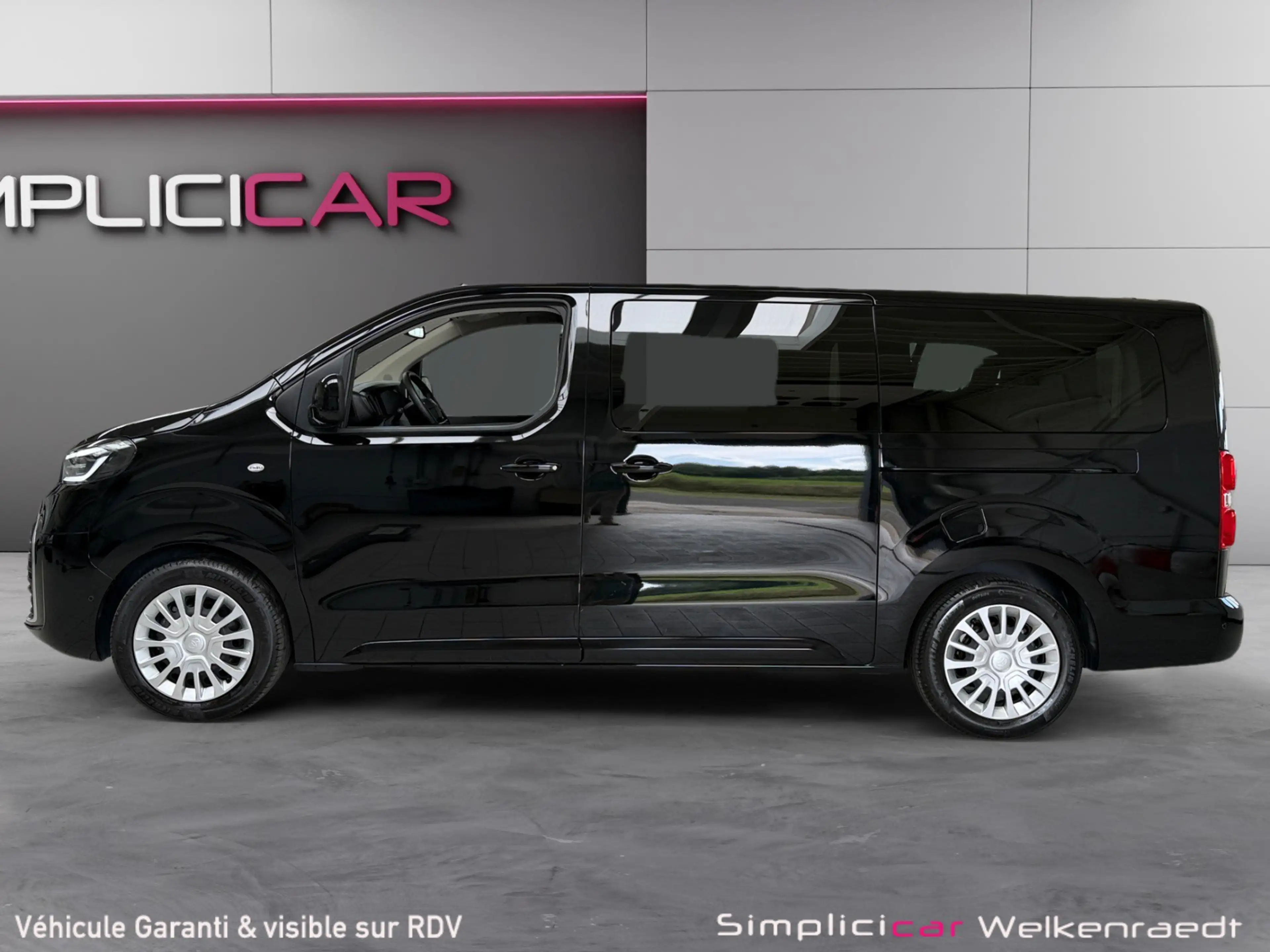 Toyota Proace Proace Verso 2.0 D-4D Shuttle GP 9 PLACES / CARPLAY / CAM / ACC / VOL CHAUFF / GARANTIE TOYOTA 10 ANS — photo 4