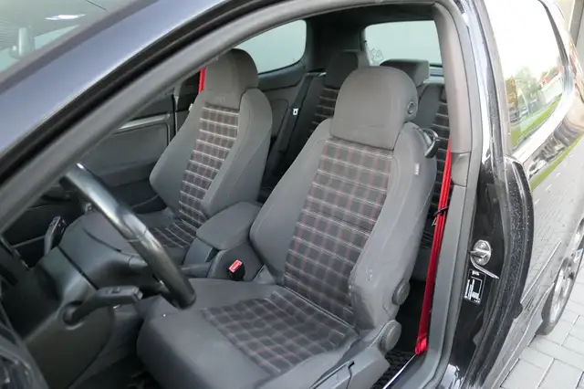 Volkswagen Golf view 10