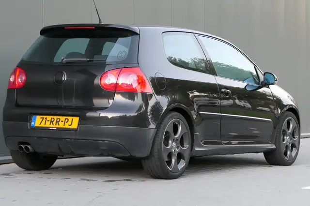 Volkswagen Golf view 2