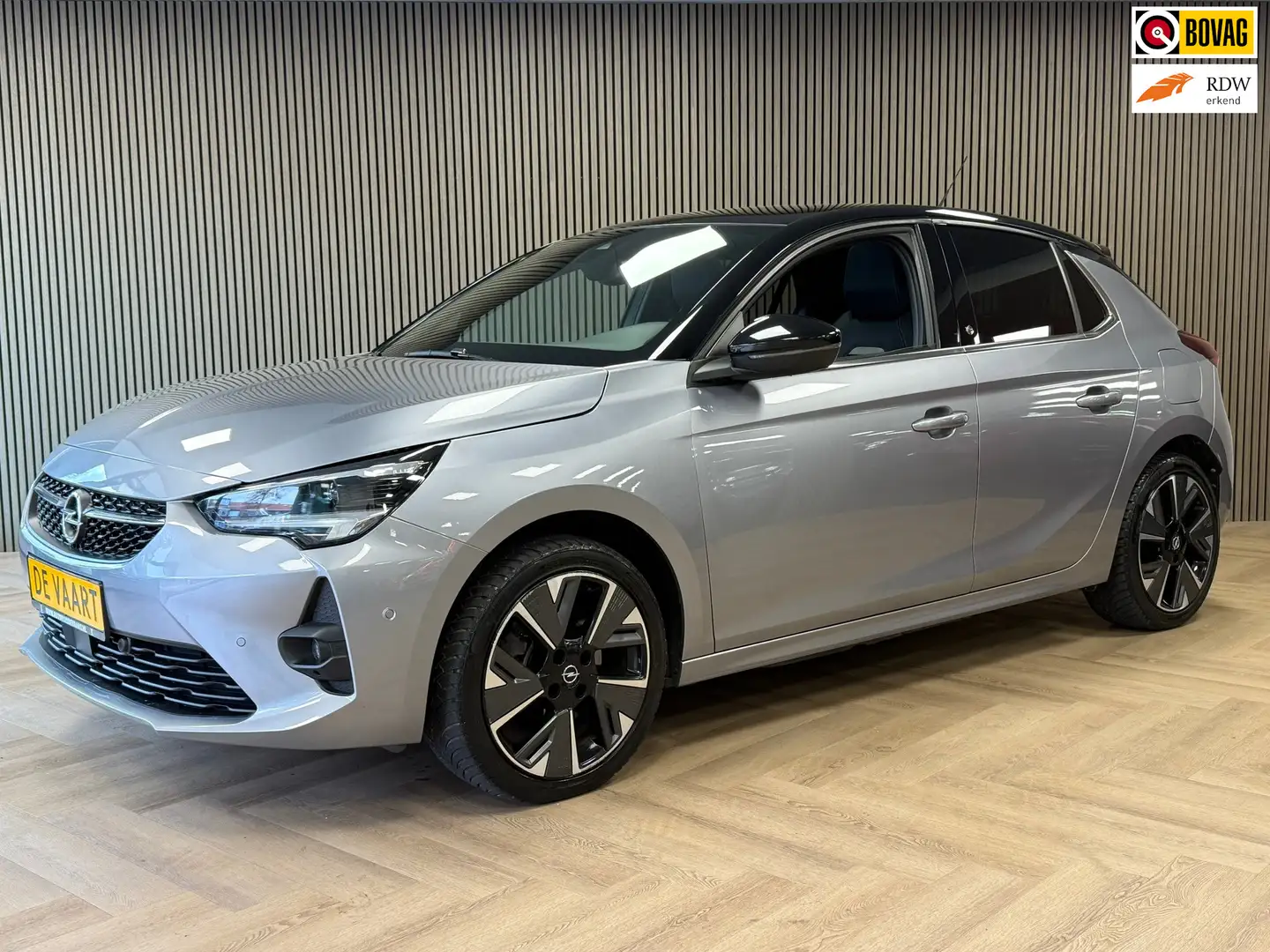 Opel Corsa-e GS Line 50 kWh PANO NAVI LED CAMERA CRUISE CLIMATE Grijs - 1