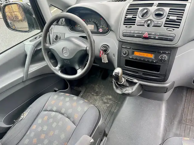 Mercedes-Benz Vito view 11