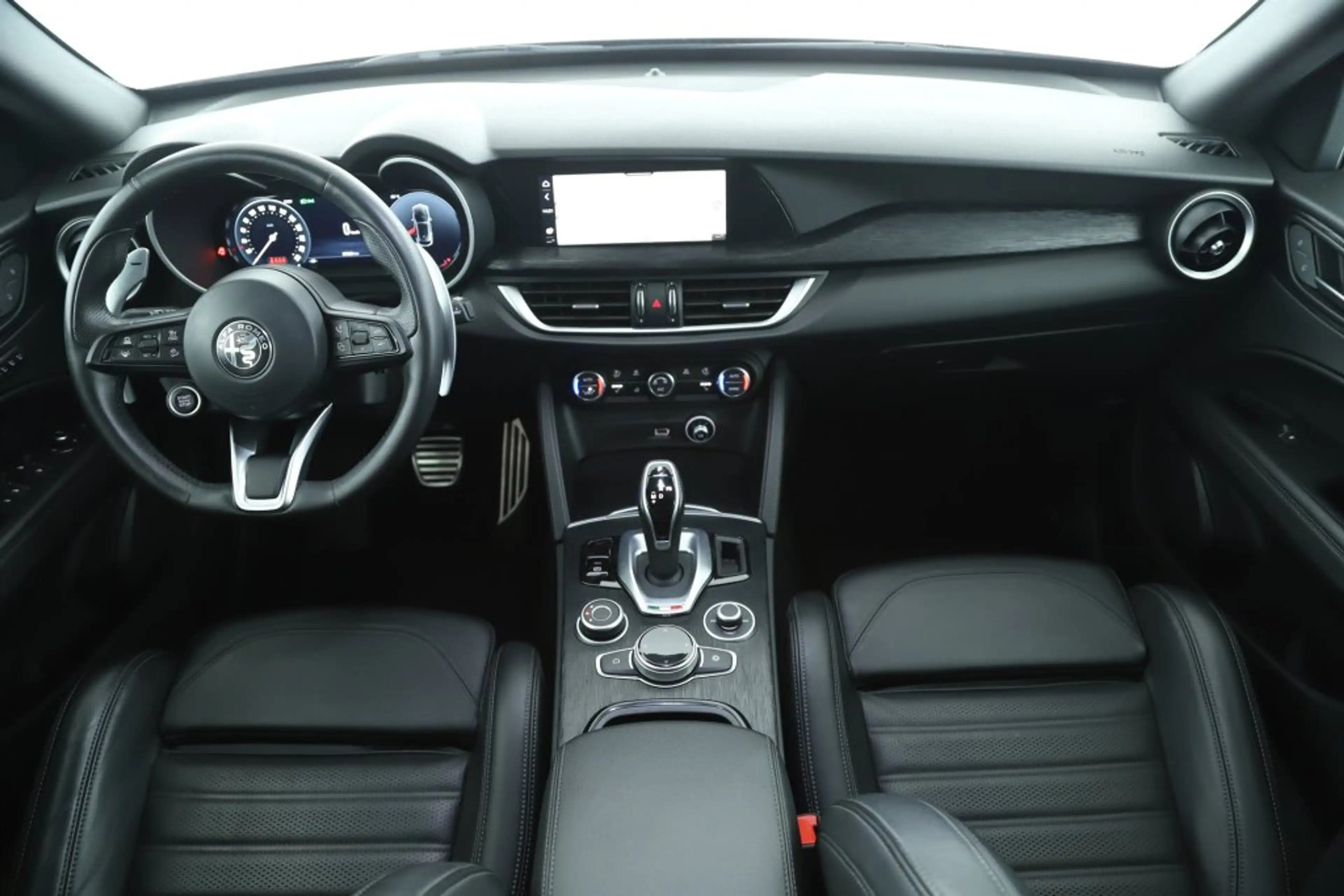 Alfa Romeo Stelvio Sprint 2,2 16 V 210 AT8 Q4 BLACKLINE 20ZOLL — photo 12