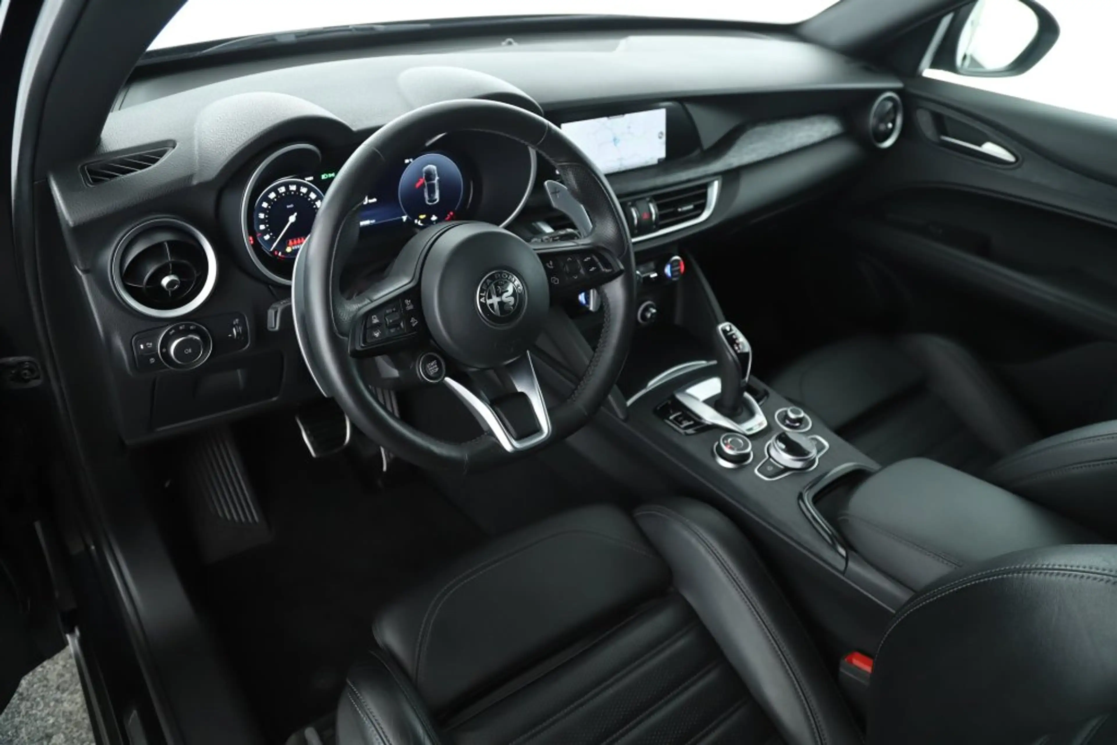 Alfa Romeo Stelvio Sprint 2,2 16 V 210 AT8 Q4 BLACKLINE 20ZOLL — photo 9