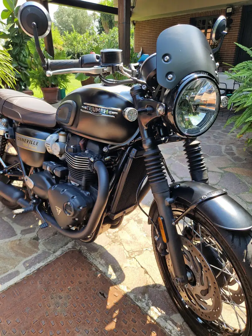 Triumph Bonneville T120 Goldline Edition Fekete - 1