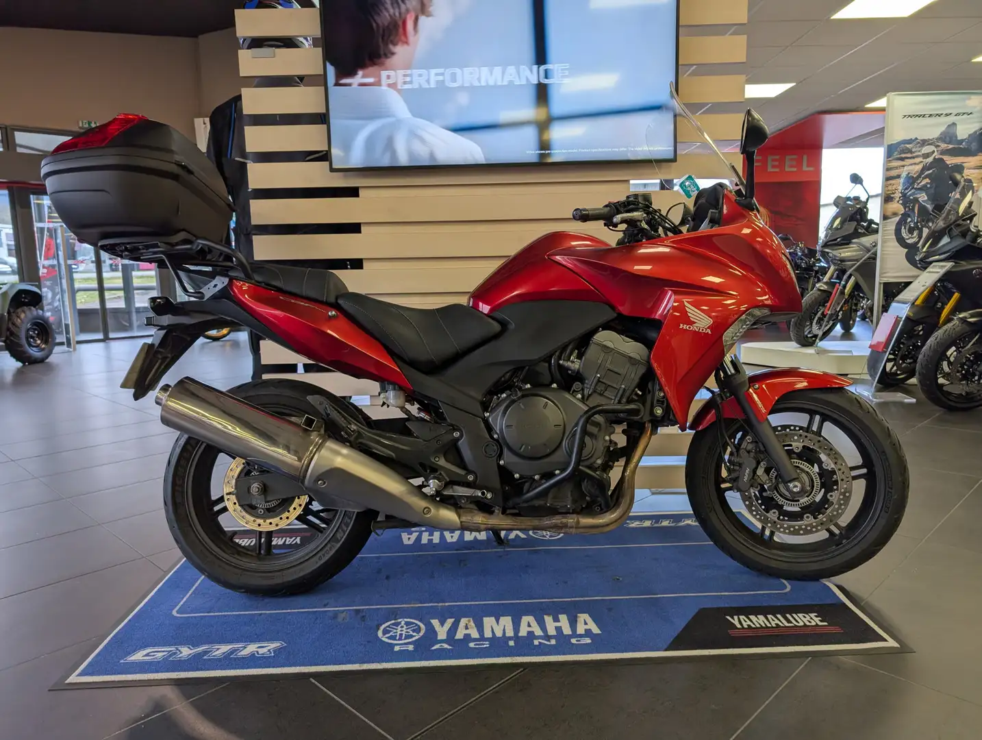 Honda CBF 1000 Красный - 1