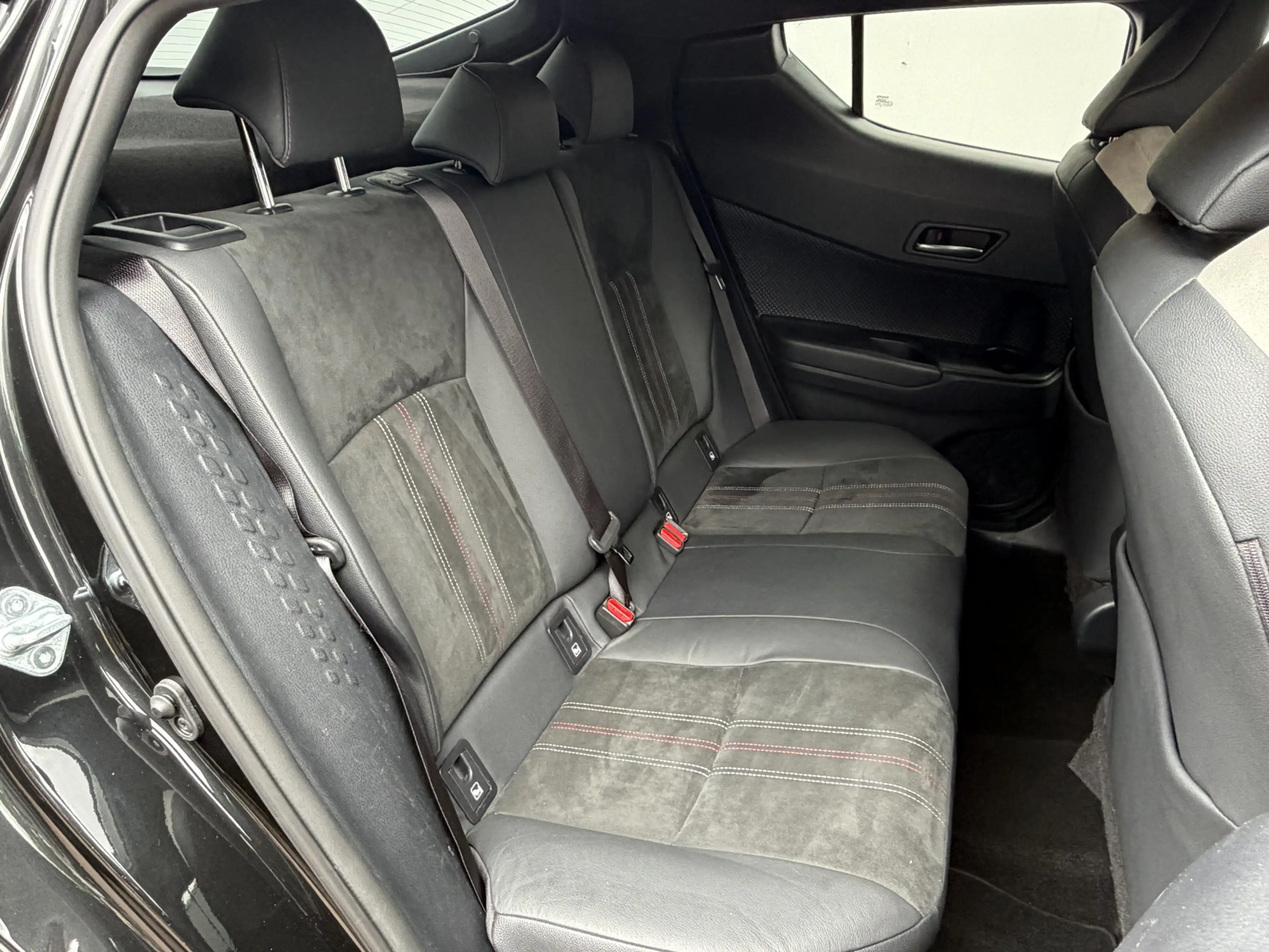 Toyota C-HR 2.0 Hybrid GR-Sport JBL Camera Alcantara Stoelverw — photo 15