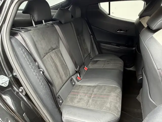 Toyota C-HR view 15
