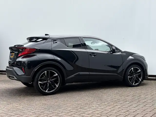 Toyota C-HR view 19