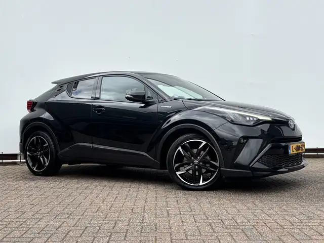 Toyota C-HR view 12